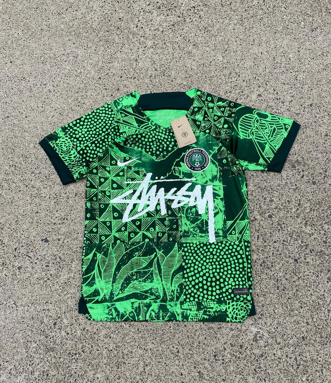 CAMISETA STUSSY X NIGERIA
