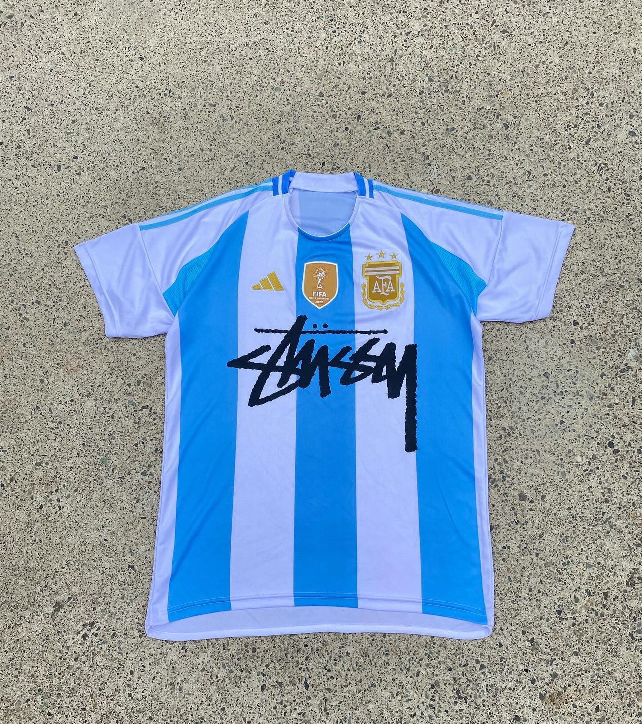 Camiseta edición especial Argentina x Stussy