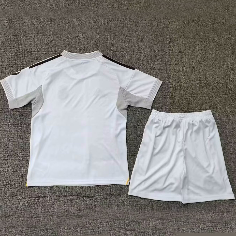 Camiseta de manga corta local del Real Madrid 2025/26 para niños
