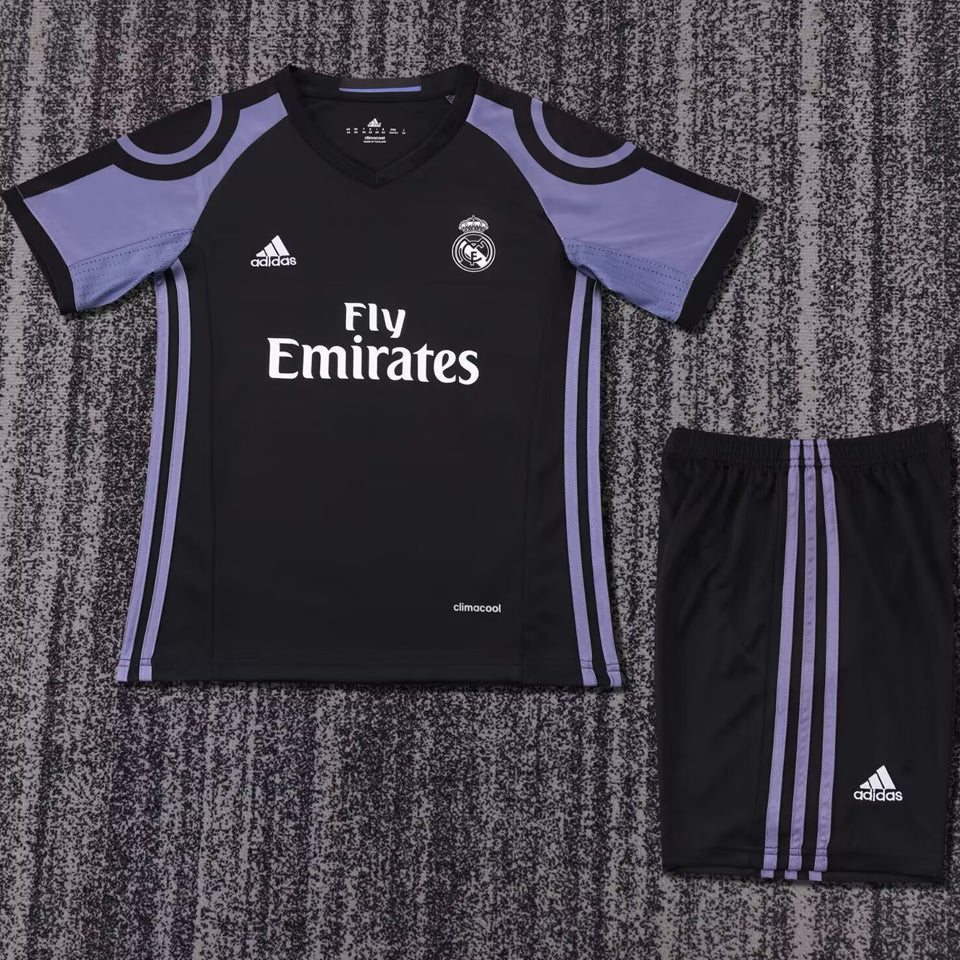 Camiseta retro de manga corta para niño del Real Madrid 2016/17